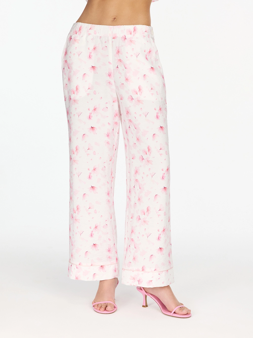 картинка брюки из вискозного шёлка с кантом  от магазина truered.ru (ex-SOLO·U)