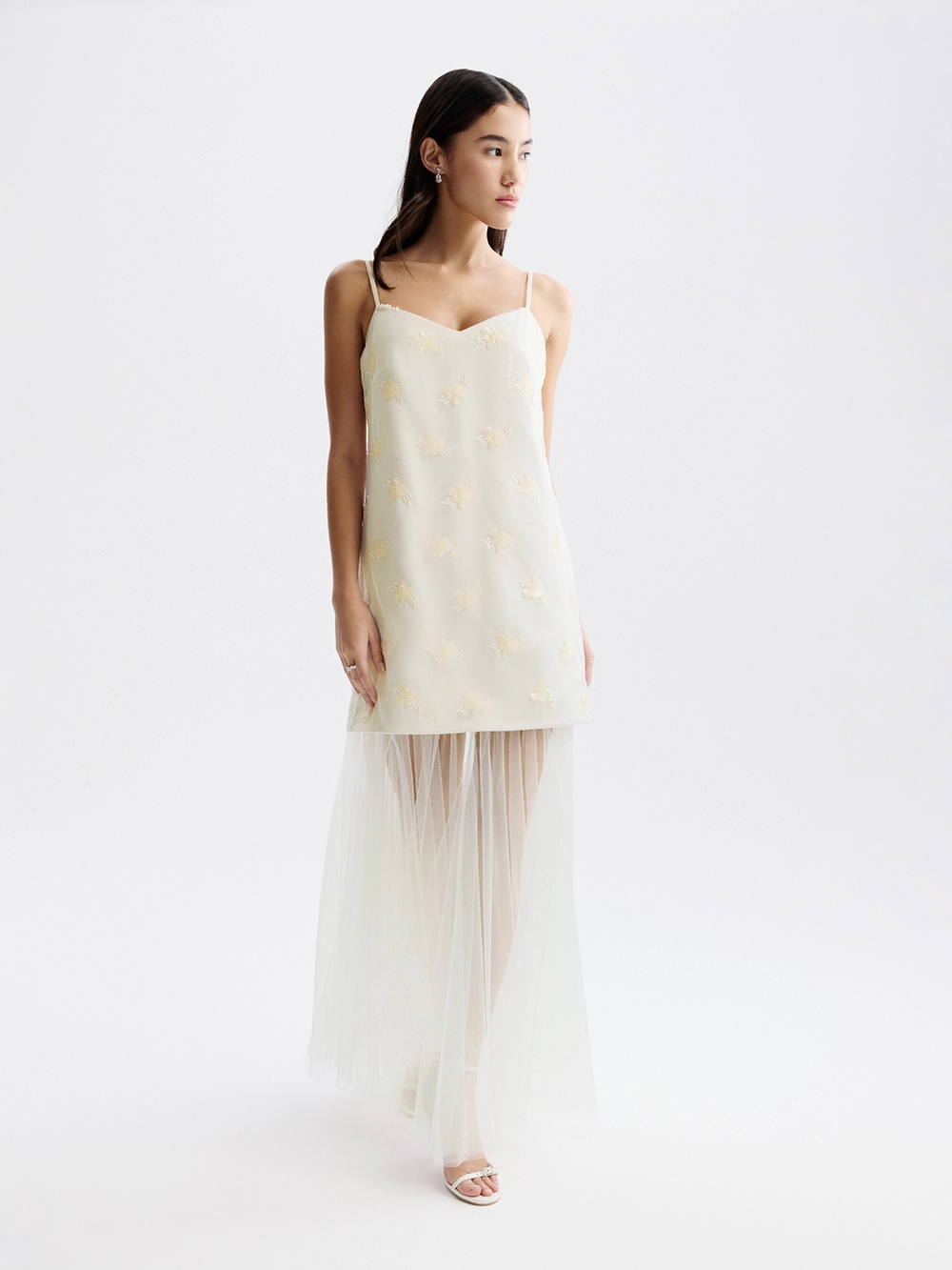 картинка платье с вышивкой пайетками от магазина truered.ru (ex-SOLO·U)