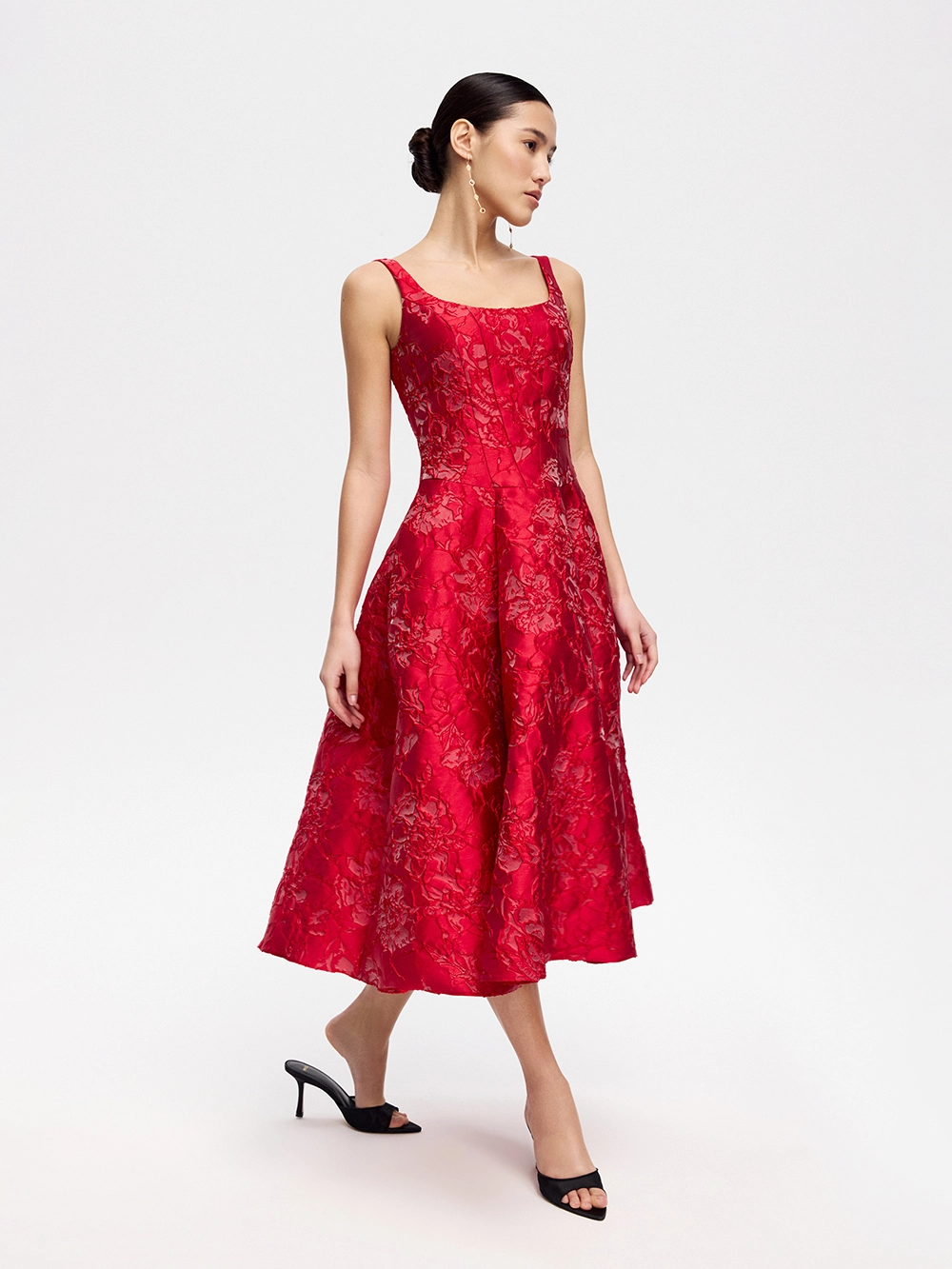 картинка платье из фактурной тафты от магазина truered.ru (ex-SOLO·U)