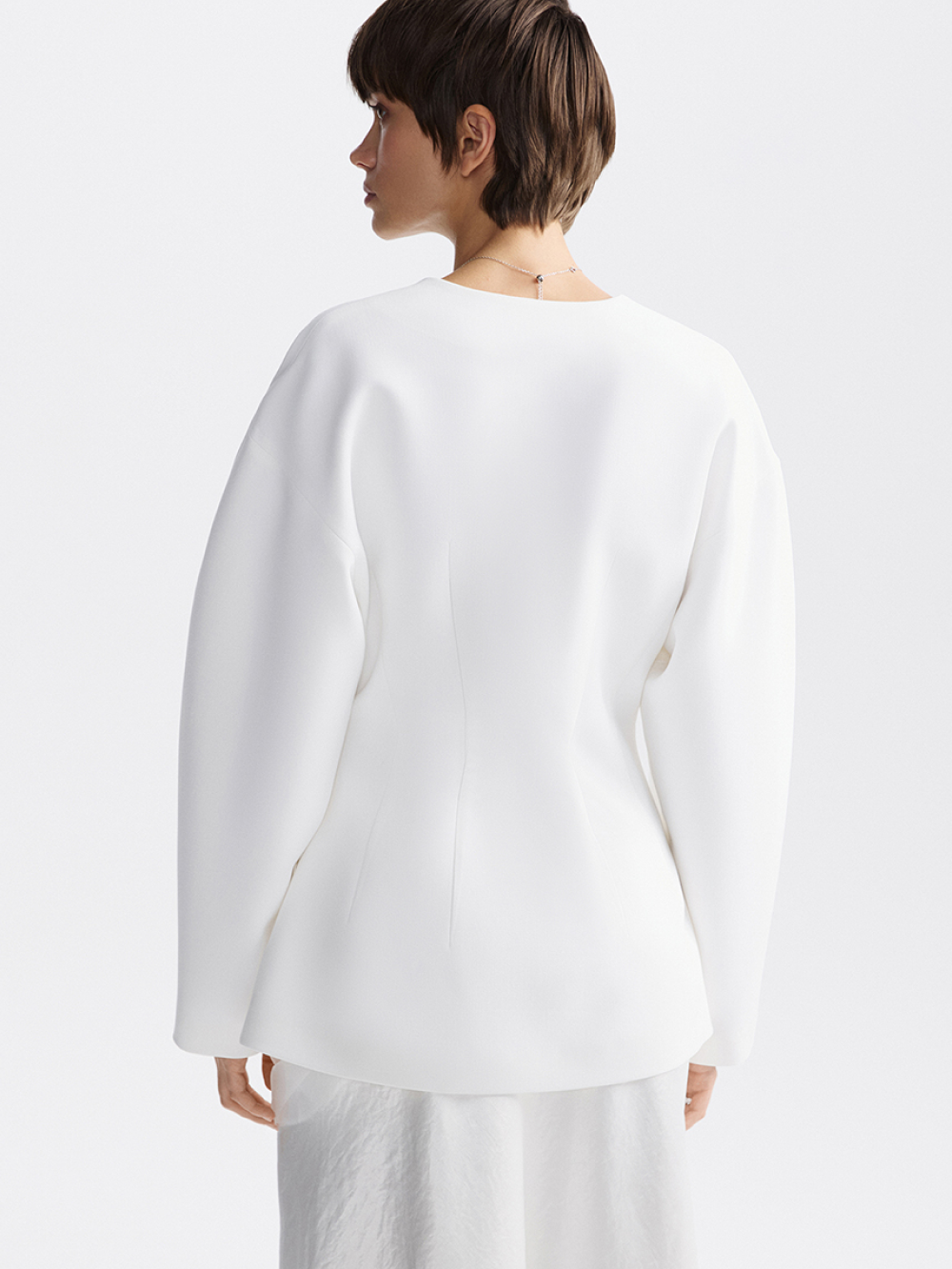 картинка жакет со скруглёнными плечами от магазина truered.ru (ex-SOLO·U)