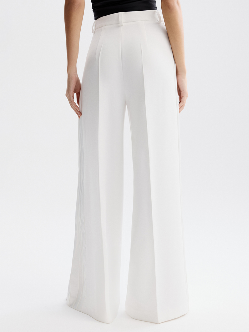 картинка брюки  от магазина truered.ru (ex-SOLO·U)