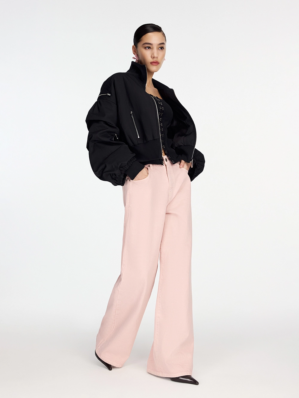 картинка бомбер с вышивкой от магазина truered.ru (ex-SOLO·U)