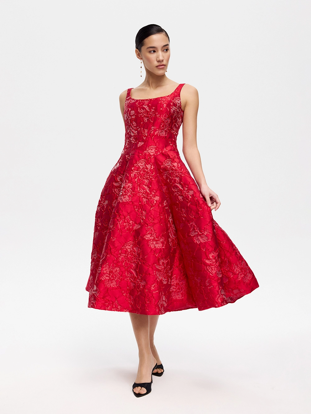 картинка платье из фактурной тафты от магазина truered.ru (ex-SOLO·U)