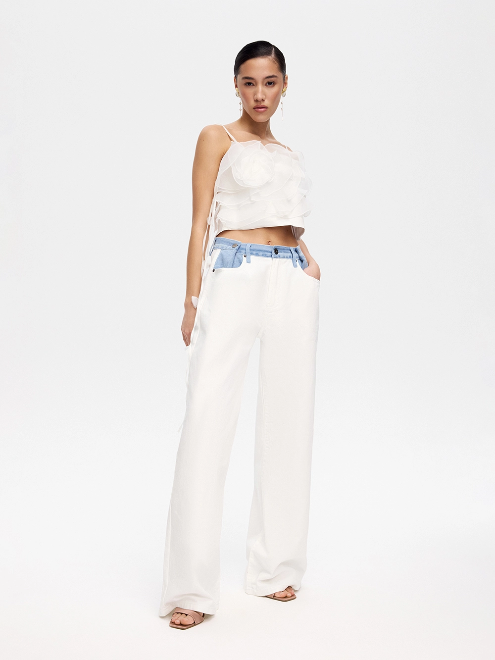 картинка джинсы relaxed с контрастным поясом от магазина truered.ru (ex-SOLO·U)