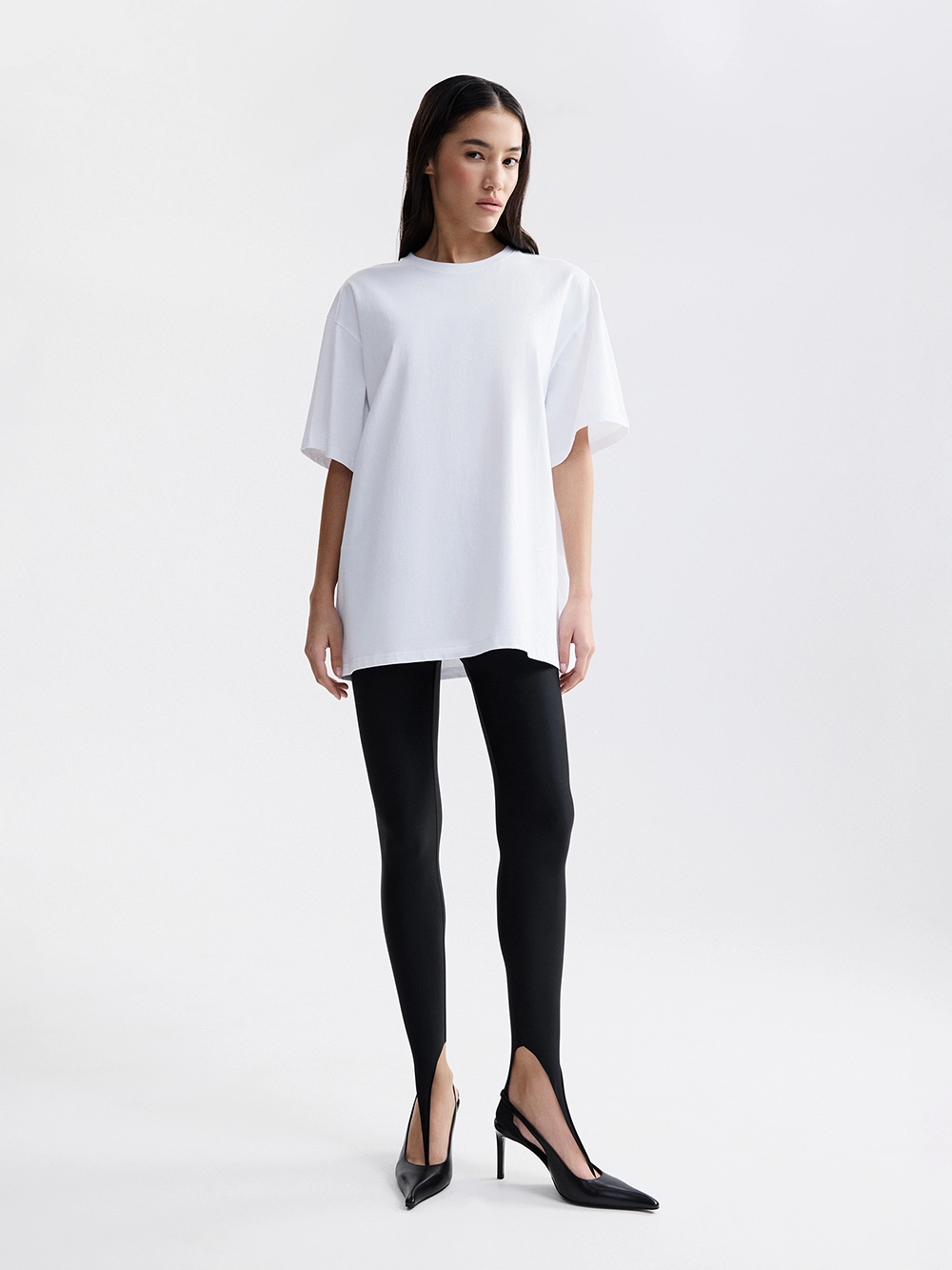 картинка футболка с вышивкой от магазина truered.ru (ex-SOLO·U)