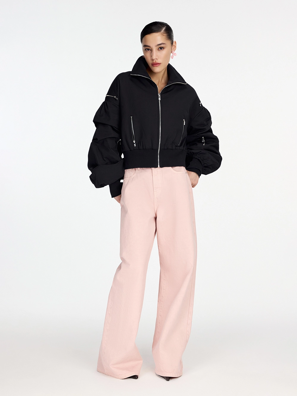 картинка бомбер с вышивкой от магазина truered.ru (ex-SOLO·U)