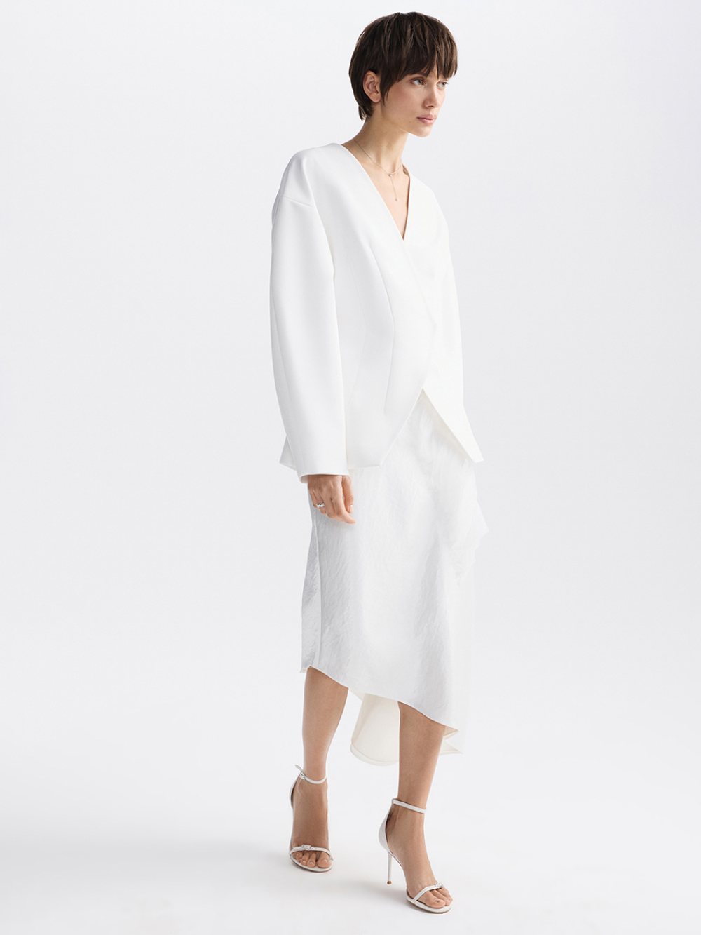 картинка жакет со скруглёнными плечами от магазина truered.ru (ex-SOLO·U)