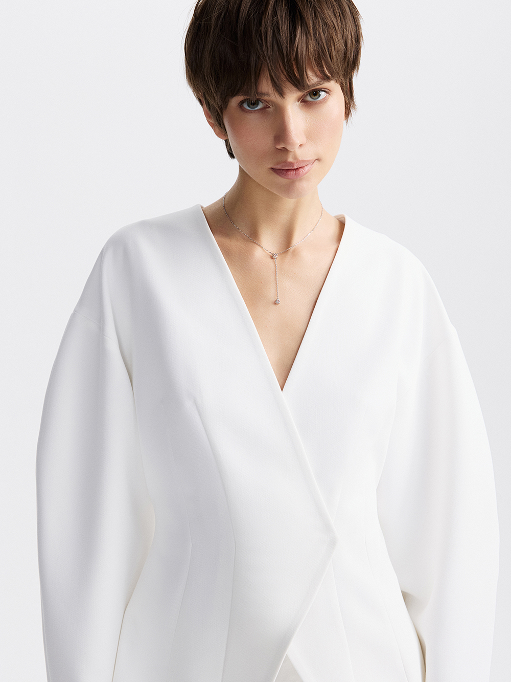 картинка жакет со скруглёнными плечами от магазина truered.ru (ex-SOLO·U)