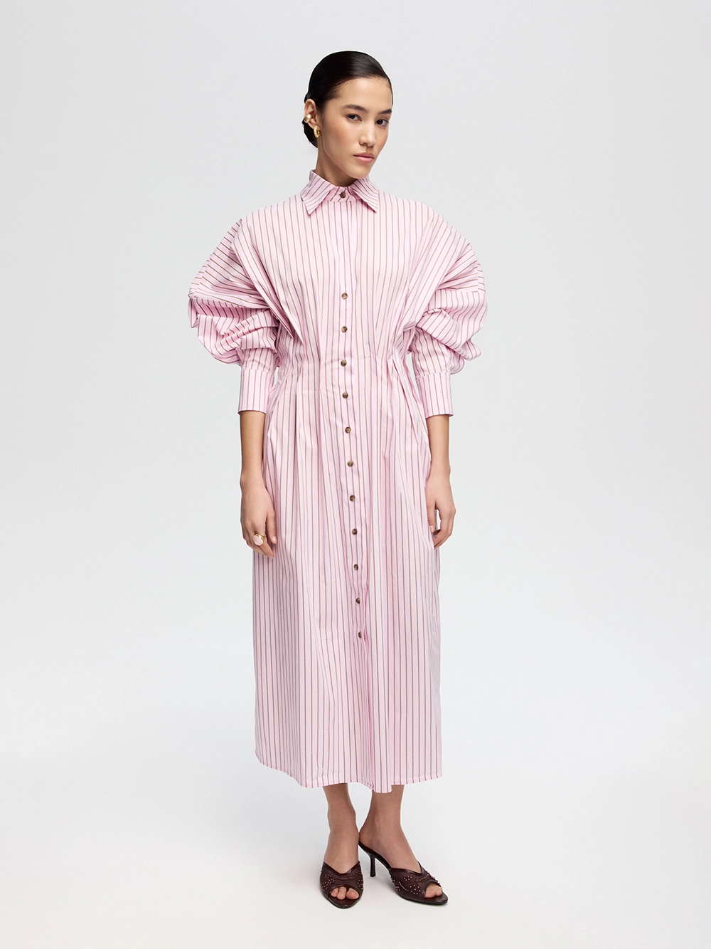 картинка платье с вышивкой от магазина truered.ru (ex-SOLO·U)