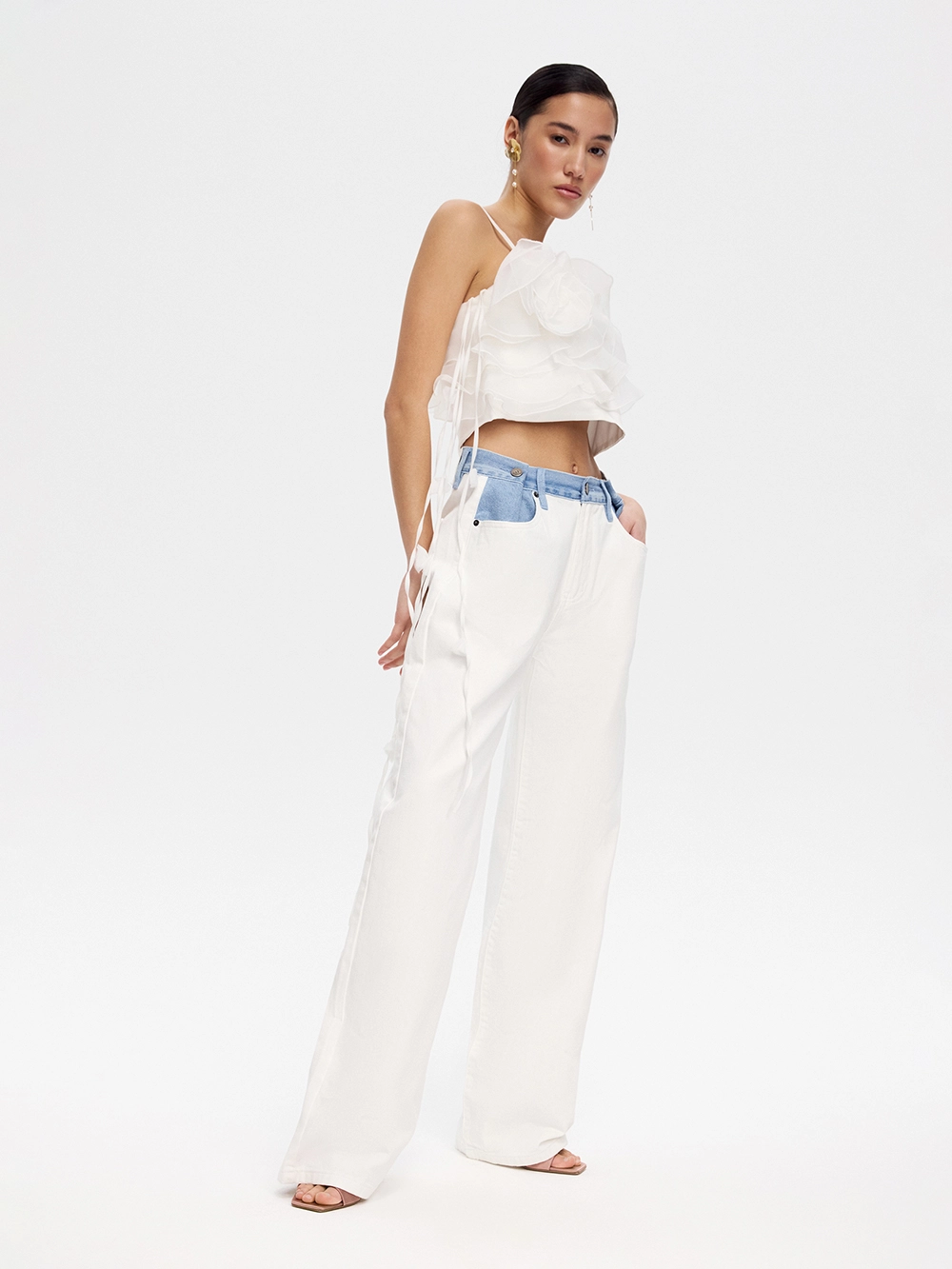 картинка джинсы relaxed с контрастным поясом от магазина truered.ru (ex-SOLO·U)