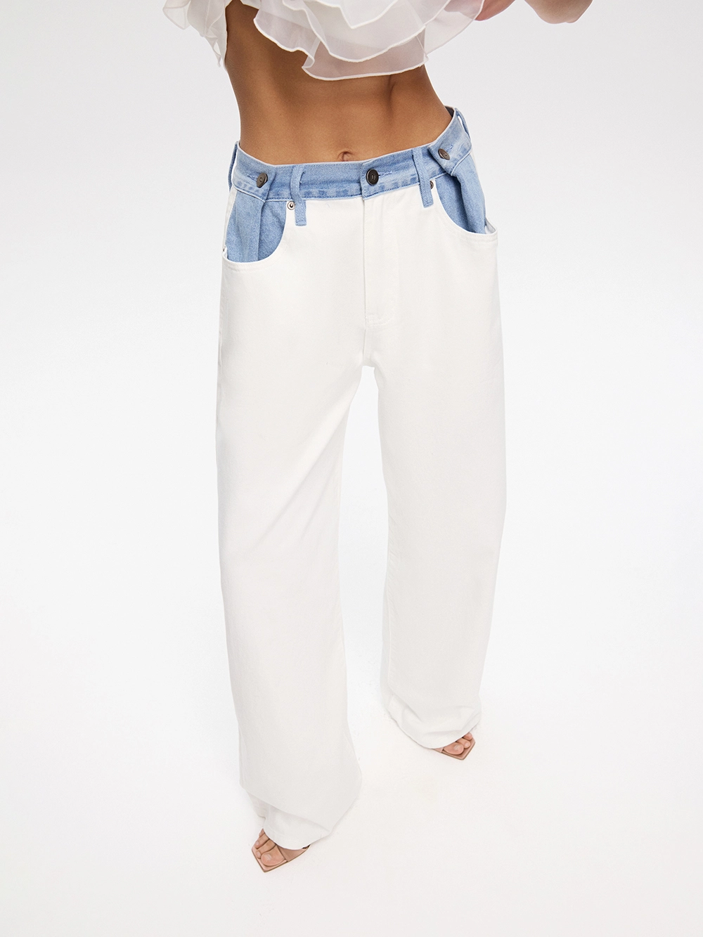 картинка джинсы relaxed с контрастным поясом от магазина truered.ru (ex-SOLO·U)