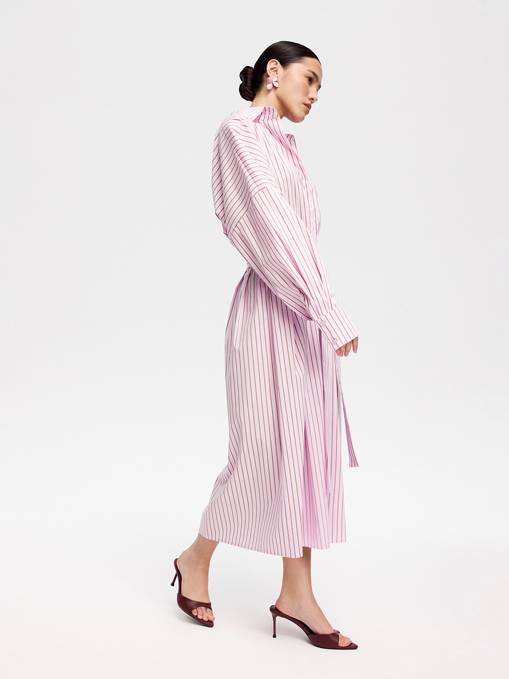 картинка платье с вышивкой от магазина truered.ru (ex-SOLO·U)