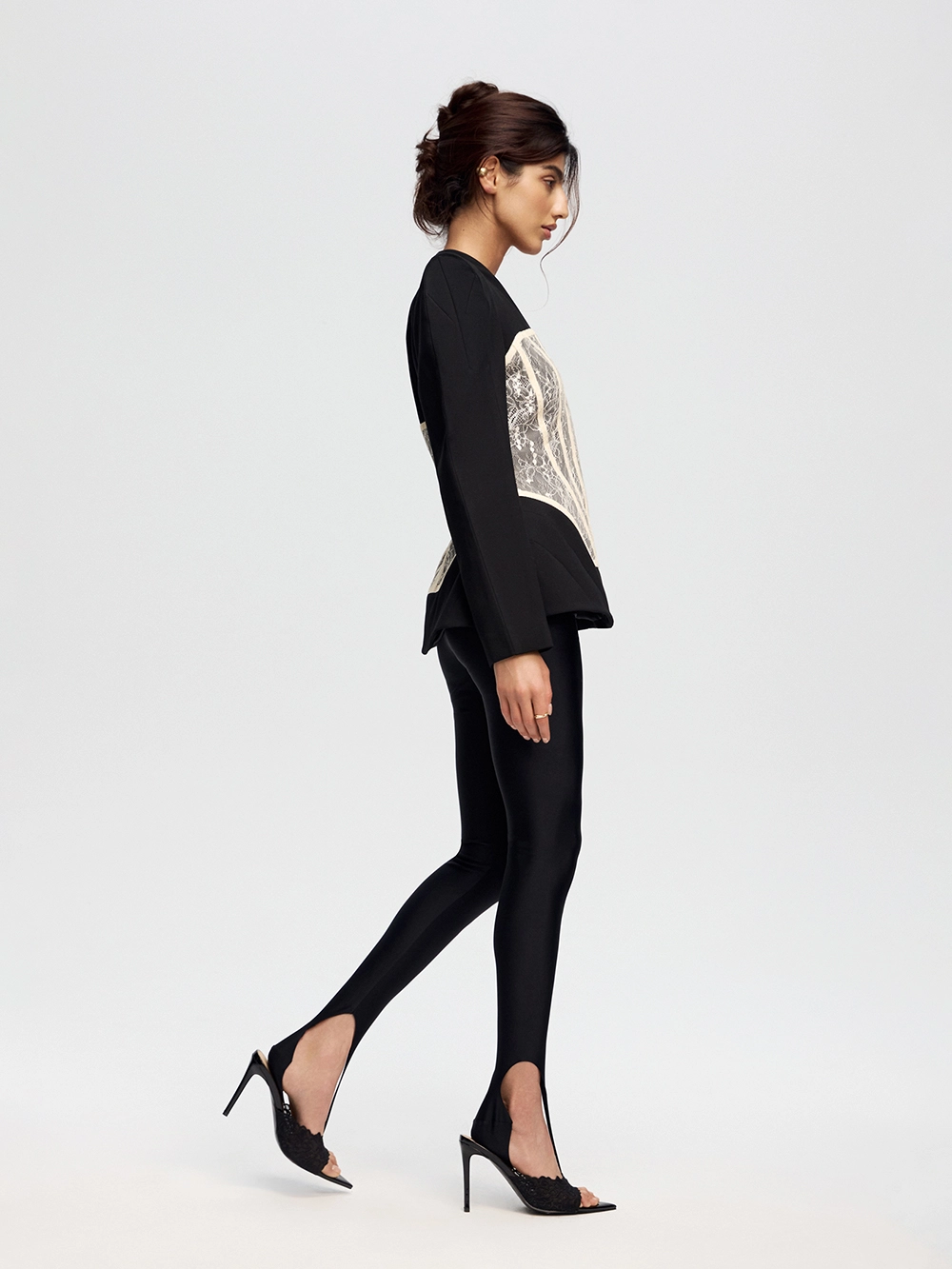 картинка жакет с кружевом от магазина truered.ru (ex-SOLO·U)