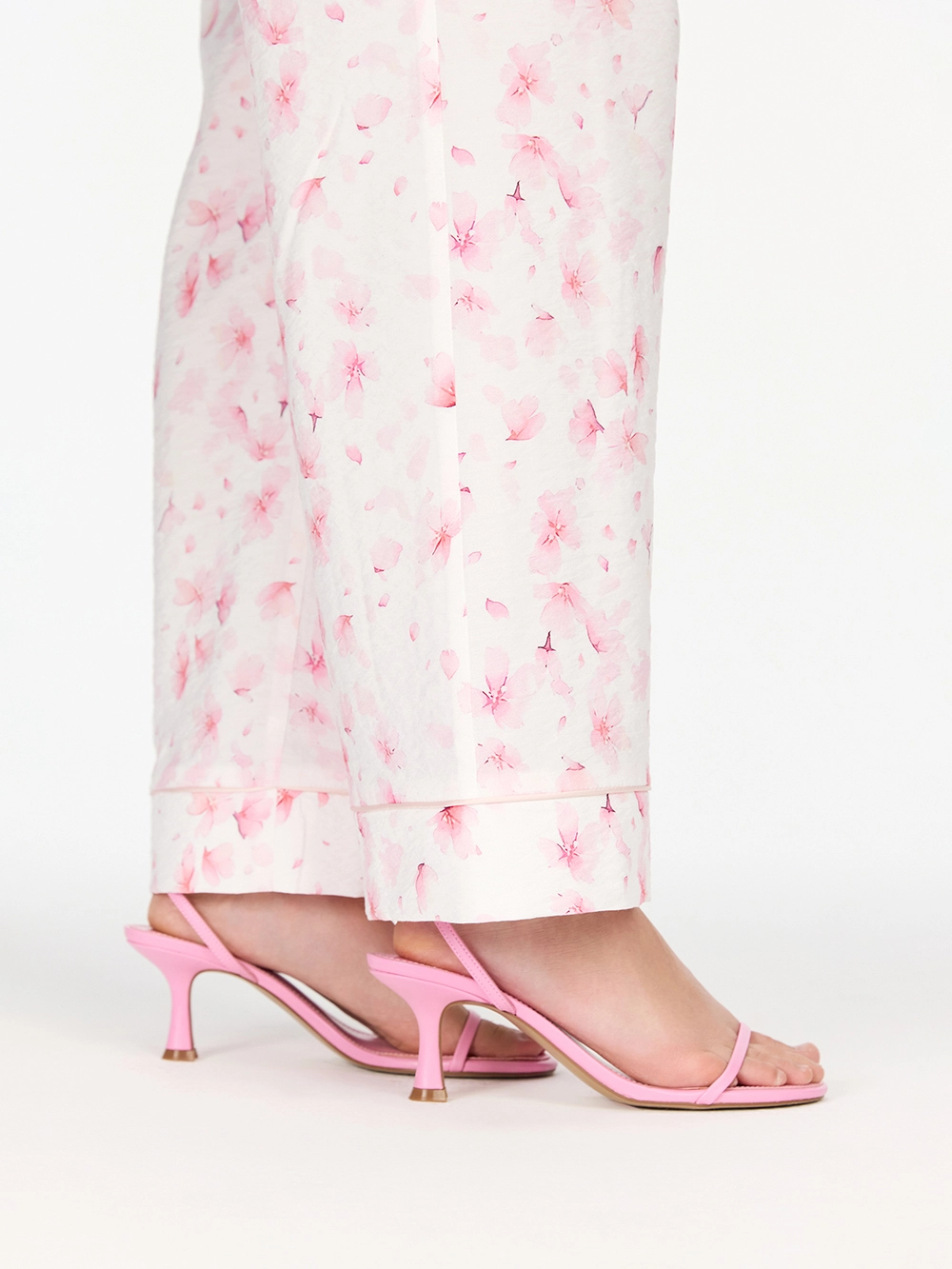 картинка брюки из вискозного шёлка с кантом  от магазина truered.ru (ex-SOLO·U)