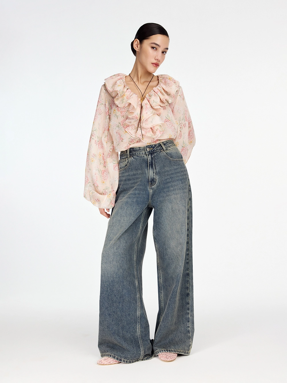 картинка джинсы на запах с разрезом от магазина truered.ru (ex-SOLO·U)