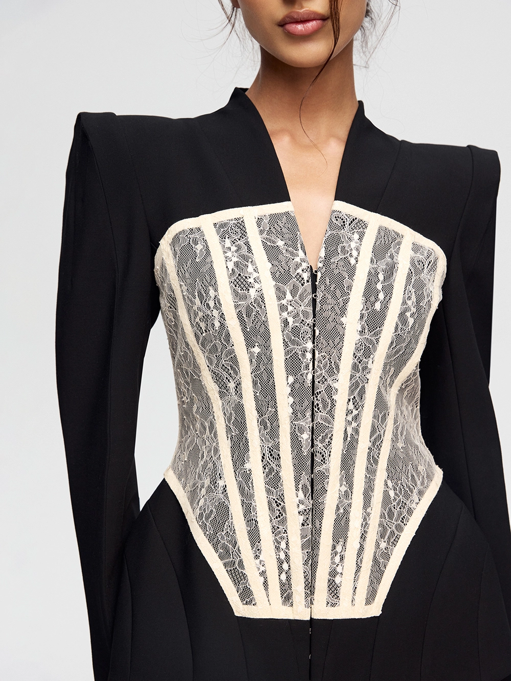 картинка жакет с кружевом от магазина truered.ru (ex-SOLO·U)