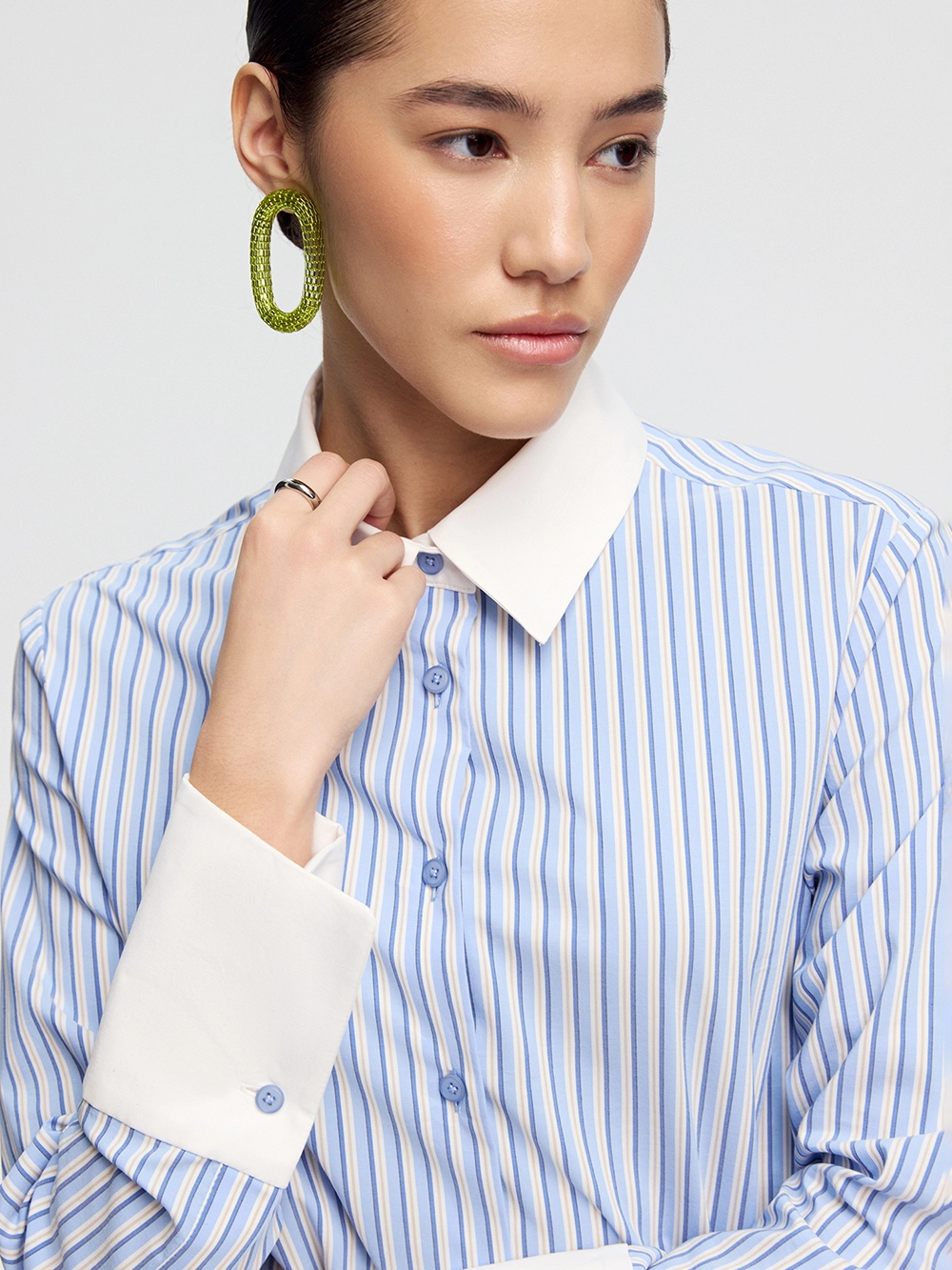 картинка рубашка базовая с контрастными манжетами от магазина truered.ru (ex-SOLO·U)